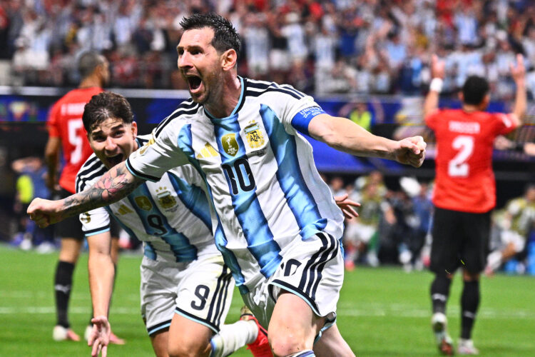 Argentina rallies past Egypt 3-2